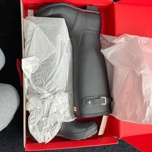 Hunter boots- NEVER USED- black- high boot- womens size 7